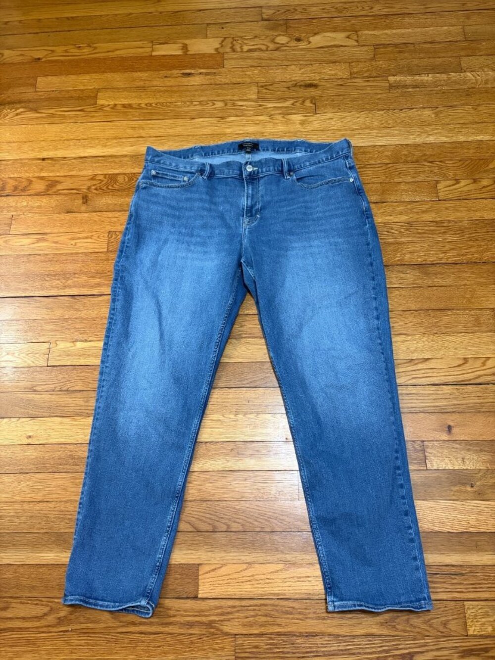 Banana Republic Travel Jean Athletic Fit Mens 42x32 Tapered Blue Stretch Denim